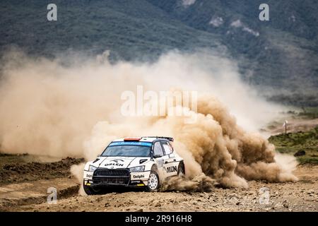 Naivasha, Kenia. 23. Juni 2023. 21 Kajetan KAJETANOWICZ (POL), Maciej SZCHZEPANIAK (POL), SKODA FABIA RS, RC2, Rally2, Action während der Safari Rally Kenya 2023, 7. Runde der WRC World Rally Car Championship 2023, vom 22. Bis 25. Juni 2023 in Naivasha, Nakuru County, Kenia - Foto Nikos Katikis/DPPI Credit: DPPI Media/Alamy Live News Stockfoto