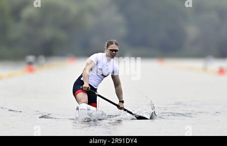 Krakau, Polen. 23. Juni 2023. Kanu Sprint. Europäische Spiele 2023. Kryspinow Waterway. Krakau. Isabel Evans (GBR) im Finale des Kanu-Single 200m für Damen während des Kanu-Sprint-Events bei den Europaspielen 2023 in Krakau, Polen. Kredit: Sport In Pictures/Alamy Live News Stockfoto