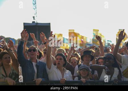 Pilton, Somerset, Großbritannien. 23. Juni 2023 Joey Bada$$ tritt auf der West Holts Bühne auf - Glastonbury Festival 2023 Kredit: Scott Gouldsbrough/Alamy Live News Stockfoto