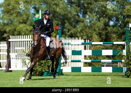 Hassocks, Vereinigtes Königreich, 23. Juni 2023. Das Al-Shira'aa-Hickstead-Derby-Treffen. Große Briten Graham Gillespie auf Veneno während des Agria Derby für die Tom Hudson Trophy Credit: Rhianna Chadwick/Alamy Live News Stockfoto