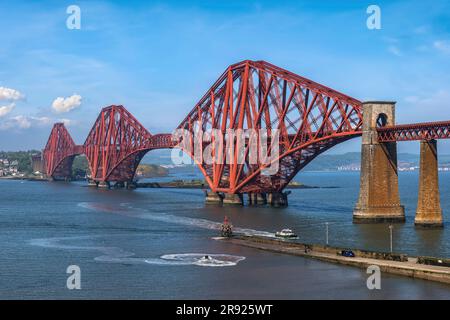 Vierte Eisenbahnbrücke über das Meer in Schottland Stockfoto