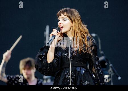 Neapel, Italien. 21. Juni 2023. Chvrches Live-Konzert im Diego Armando Maradona Stadium in Neapel, Italien Juni 21 2023 (Foto: Andrea Ripamonti/NurPhoto) Guthaben: NurPhoto SRL/Alamy Live News Stockfoto