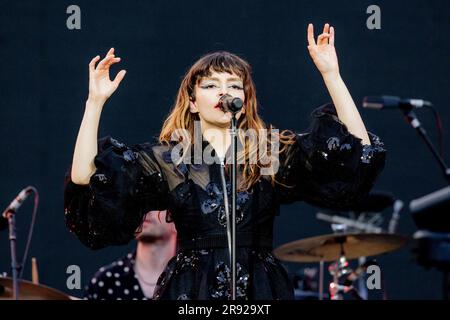 Neapel, Italien. 21. Juni 2023. Chvrches Live-Konzert im Diego Armando Maradona Stadium in Neapel, Italien Juni 21 2023 (Foto: Andrea Ripamonti/NurPhoto) Guthaben: NurPhoto SRL/Alamy Live News Stockfoto