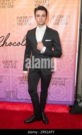 Patrick Frenette besucht die Juni-Gala des American Ballet Theatre 2023 und Premiere von „Like Water for Chocolate“ in New York am 22. Juni 2023 im Metropolitan Opera House Stockfoto