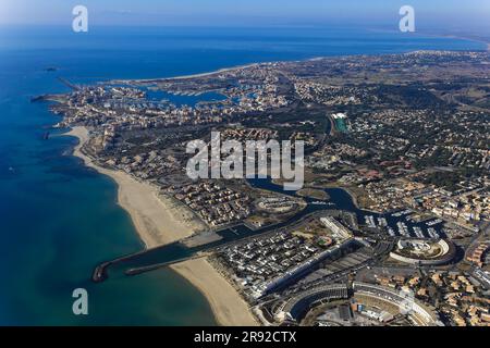 FRANKREICH. HERAULT (34) – AMBONNE HARBOUR (CAP D'AGDE) AUS DER VOGELPERSPEKTIVE Stockfoto