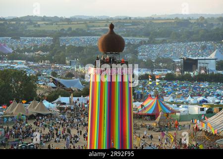 Somerset, Großbritannien. 23. Juni 2023 Atmosphäre beim Glastonbury Festival auf Worthy Farm in Somerset. Foto: Freitag, 23. Juni 2023. Das Foto sollte lauten: Matt Crossick/Empics/Alamy Live News Stockfoto