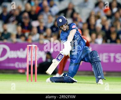 23. Juni 2023; Old Trafford Cricket Ground, Manchester, England: Vitality Blast T20 League Cricket, Lancashire Lightning versus Derbyshire Falcons; Alex Thomson von Derbyshire Falcons Stockfoto