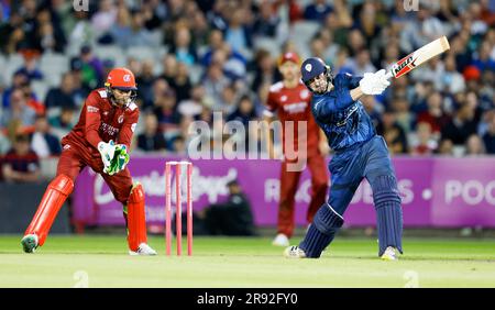 23. Juni 2023; Old Trafford Cricket Ground, Manchester, England: Vitality Blast T20 League Cricket, Lancashire Lightning versus Derbyshire Falcons; Mattie McKiernan von Derbyshire Falcons Stockfoto