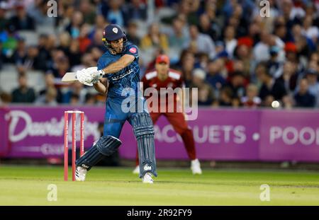 23. Juni 2023; Old Trafford Cricket Ground, Manchester, England: Vitality Blast T20 League Cricket, Lancashire Lightning versus Derbyshire Falcons; Wayne Madsen von Derbyshire Falcons Stockfoto