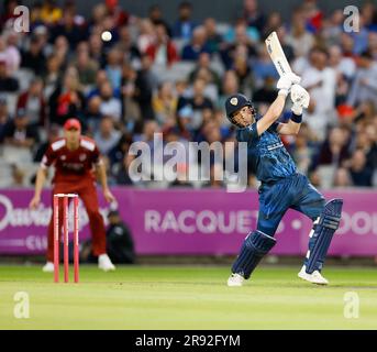 23. Juni 2023; Old Trafford Cricket Ground, Manchester, England: Vitality Blast T20 League Cricket, Lancashire Lightning versus Derbyshire Falcons; Harry kam von Derbyshire Falcons Stockfoto