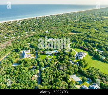 Drohnenbild von teuren Anwesen in amagansett, new york Stockfoto