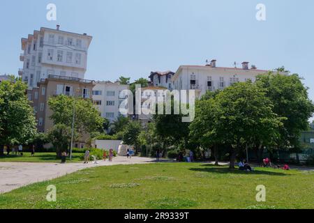 Immobilien in der Stadt Adalar auf Büyükada Insel, Prinzessinseln, Marmarameer, in der Nähe von Istanbul, Türkei Stockfoto