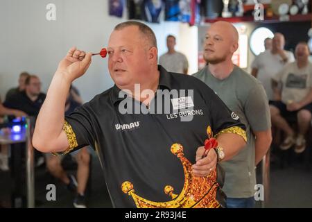 KATWIJK, NIEDERLANDE - JUNI 23: Mervyn King ( The King ) während der Dart Clinic im Dartclub Pas Open am 23. Juni 2023 in Katwijk, Niederlande (Foto von Kees Kuijt/Orange Pictures) Stockfoto