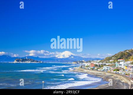 Enoshima Island und Mt. Stockfoto