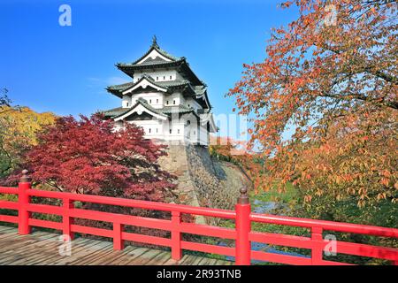 Schloss Hirosaki in Herbstfarben Stockfoto