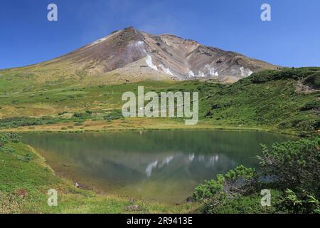 Asahi Dake und Kagami Teich Stockfoto