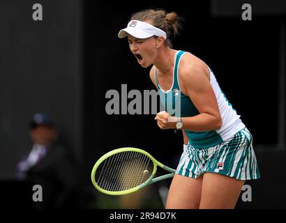 Barbora Krejcikova aus der Tschechischen Republik feiert den sechsten Tag des Rothesay Classic Birmingham im Edgbaston Priory Club, nachdem sie das Halbfinale der Frauen gegen den chinesischen Lin Zhu gewonnen hat. Foto: Samstag, 24. Juni 2023. Stockfoto