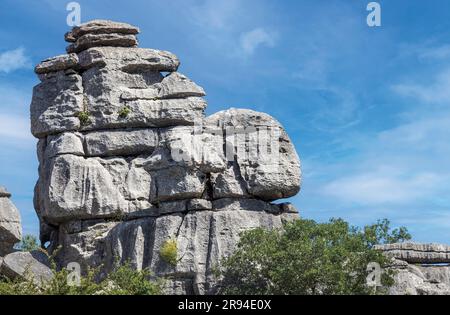 Felsformation bekannt als Sphinx in der Karstlandschaft von El Torcal de Antequera, Andalusien, Spanien. El Torcal ist ein Nationalpark, und zusammen mit t Stockfoto