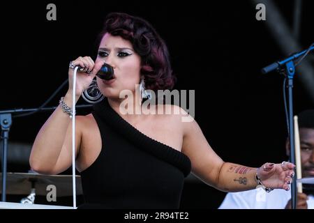 Glastonbury, Großbritannien. 24. Juni 2023. Fotografiert während der Glastonbury 2023 auf der Hauptbühne der Pyramide auf der Worthy Farm. Bild von Julie Edwards Credit: JEP Celebrity Photos/Alamy Live News Stockfoto