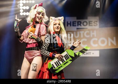 UTRECHT - Teilnehmer während des Cosplay Catwalk in Cosplay-Kostüm während der Dutch Comic Con in den Jaarbeurs. Dutch Comic Con ist eine jährliche Veranstaltung, die Comics, Filme, Serien, Videospiele und Kostüme von Popkultur-Charakteren gewidmet ist. ANP EVA PLEVIER niederlande raus - belgien raus Stockfoto