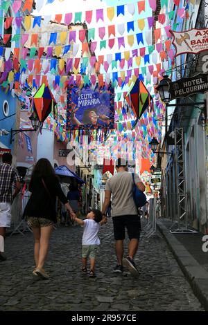 salvador, bahia, brasilien – 23. juni 2023: Dekoration für die Feierlichkeiten von Sao Joao in Pelourinho, dem historischen Zentrum von Salvador. Stockfoto