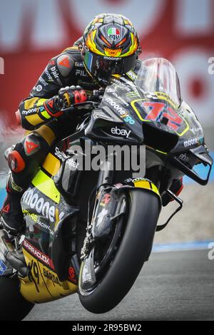 ASSEN – Marco Bezzecchi (ITA) über seine Ducati in Aktion während des MotoGP-Sprint-Rennens am 24. Juni 2023 auf der TT-Rennstrecke in Assen, Niederlande. ANP VINCENT JANNINK Stockfoto