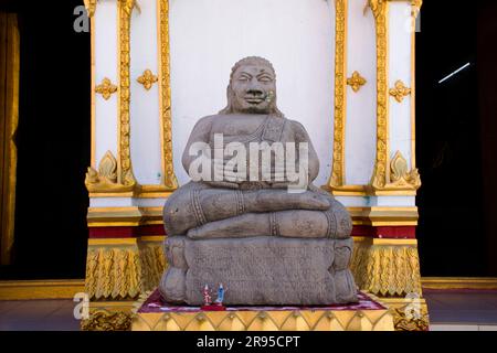 Gautama Buddhist oder Gautama Maha Katyayana Buddhismus oder Phra sangkajai buddha für thailänder, die im Wat Pa Mok Worawih beten, besuchen und respektieren Stockfoto