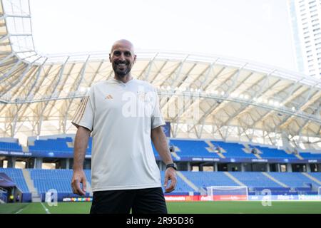 Batumi, Georgia. 24. Juni 2023. Antonio Di Salvo, Trainer, steht für das letzte Training im Batumi-Stadion. Am 25. Juni 2023 spielen die Verteidiger ihr zweites Europameisterschaftsspiel gegen die Tschechische Republik. Kredit: Sebastian Kahnert/dpa/Alamy Live News Stockfoto