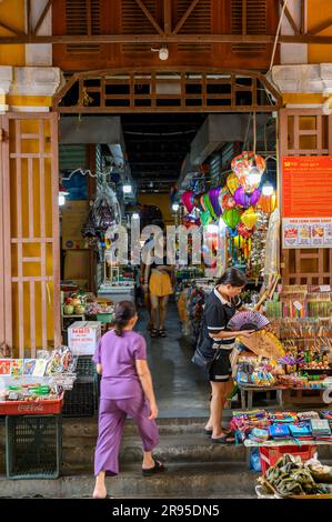 Aktivität am Vormittag auf dem Hoi an-Markt in der Altstadt von Hoi an, Vietnam. Stockfoto