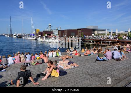 Kopenhagen, Hafen, Die Kissing Treppe, Ofelia Beach // Kopenhagen, Hafen, Die Kissing Treppe, Ofelia Beach Stockfoto