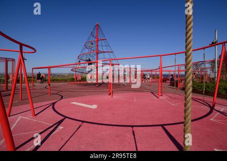 Kopenhagen, Stadtentwicklungsgebiet Nordhavn, Dachspielplatz Konditaget Lüders von JAJA Architects // Kopenhagen, Stadtentwicklungsgebiet Nordhavn, Roof Stockfoto