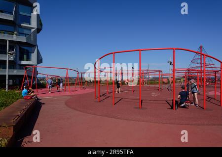 Kopenhagen, Stadtentwicklungsgebiet Nordhavn, Dachspielplatz Konditaget Lüders von JAJA Architects // Kopenhagen, Stadtentwicklungsgebiet Nordhavn, Roof Stockfoto