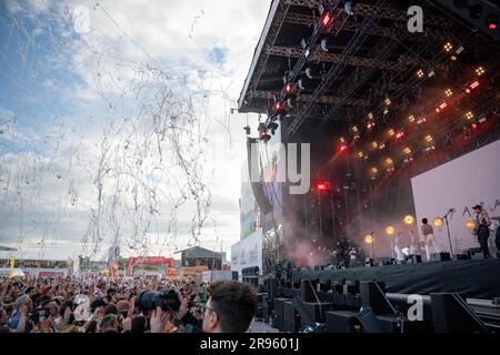 Wien, Österreich. 24. Juni 2023 Österreichischer Sänger Julian Le Play auf der Hauptbühne des „Donauinselfests“ 40. mit seinen bekanntesten Songs. ©Andreas Stroh Stockfoto