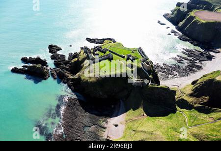 Dunnottar Castle Dun Fhoithear an der Nordseeküste südlich von Stonehaven, Schottland, stammt aus dem frühen Mittelalter und überlebt die Gebäude 14. bis 16. C. Stockfoto