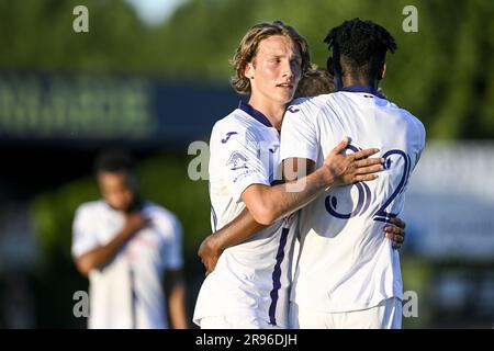 Oudenaarde, Belgien. 24. Juni 2023. Luca Monticelli von Anderlecht wurde während eines freundlichen Fußballspiels zwischen dem First Division Club RSC Anderlecht und KSV Oudenaarde am Samstag, den 24. Juni 2023 in Oudenaarde in Vorbereitung der kommenden Saison 2023-2023 gezeigt. BELGA FOTO TOM GOYVAERTS Kredit: Belga News Agency/Alamy Live News Stockfoto