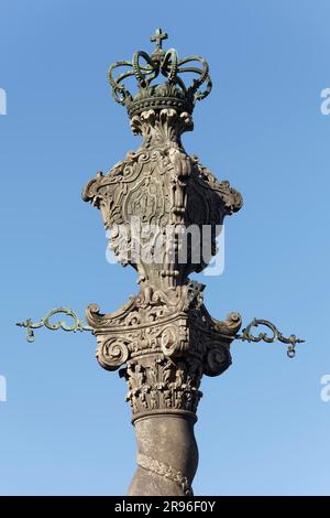 Pelourinho Säule, Pillory, auf dem Platz vor der Kathedrale SE do Porto, Portugal Stockfoto