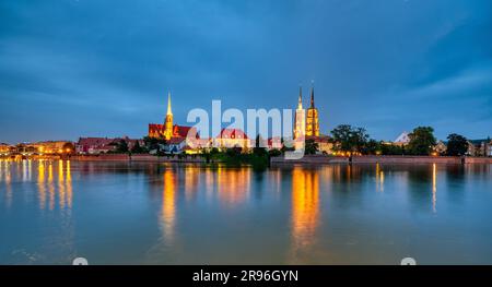 Panorama von der Dominsel in Breslau, Polen, bei Nacht Stockfoto