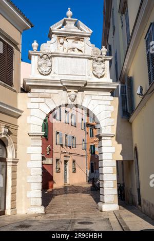 Porta Balbi in Rovinj, Kroatien, ein altes venezianisches Stadttor Stockfoto