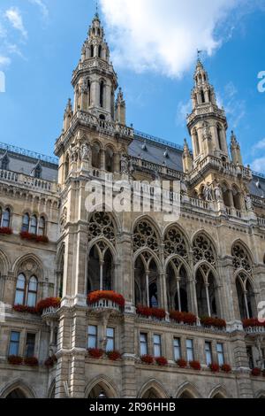 Detail des schönen Wiener Rathauses in Österreich Stockfoto