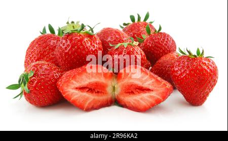 Reife Erdbeeren, isoliert auf weißem Hintergrund Stockfoto