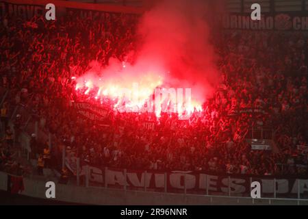 Curitiba, Brasilien. 24. Juni 2023. PR - CURITIBA - 06/24/2023 - BRASILEIRO A 2023, ATHLETICO-PR X CORINTHIANS - Corinthians Fans während eines Spiels gegen Athletico-PR in der Arena da Baixada Stadion für die BRAZILEIRO A 2023 Meisterschaft. Foto: Gabriel Machado/AGIF/Sipa USA Kredit: SIPA USA/Alamy Live News Stockfoto