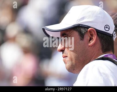 London, Großbritannien. 24. Juni 2023. Carlos Alvarez Gonzalez (Vater von Carlos Alcaraz) am sechsten Tag (Halbfinaltag) des LTA-Tennisturniers der Cinch-Meisterschaft 2023, ATP 500-Veranstaltung im Queen's Club, London, England am 20. Juni 2023. Foto von Andy Rowland. Kredit: Prime Media Images/Alamy Live News Stockfoto