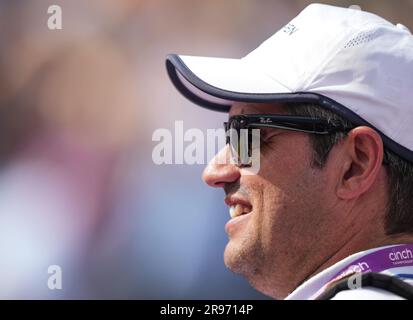 London, Großbritannien. 24. Juni 2023. Carlos Alvarez Gonzalez (Vater von Carlos Alcaraz) am sechsten Tag (Halbfinaltag) des LTA-Tennisturniers der Cinch-Meisterschaft 2023, ATP 500-Veranstaltung im Queen's Club, London, England am 20. Juni 2023. Foto von Andy Rowland. Kredit: Prime Media Images/Alamy Live News Stockfoto