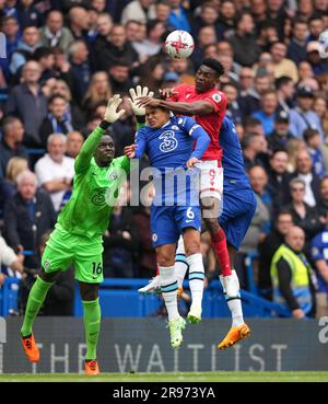 Taiwo Awoniyi aus Nottingham Forest erzielt beim Premier League-Spiel zwischen Chelsea und Nottingham Forest auf Stamford Brid ein Tor auf 1-0 Stockfoto