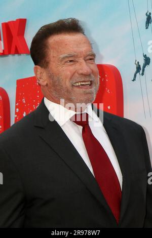 FUBAR TV Series Premiere Screening im The Grove am 22. Mai 2023 in Los Angeles, CA mit Arnold Schwarzenegger wo: Los Angeles, Kalifornien, USA Wenn: 22. Mai 2023 Guthaben: Nicky Nelson/WENN Stockfoto