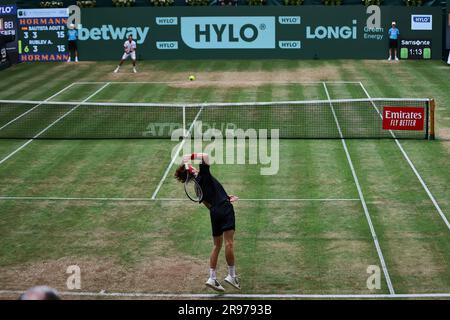 Halle, Westfalen, Deutschland. 24. Juni 2023. ANDREY RUBLEV in Aktion während der Terra Wortmann Open in der Owl Arena (Kreditbild: © Mathias Schulz/ZUMA Press Wire) NUR REDAKTIONELLE VERWENDUNG! Nicht für den kommerziellen GEBRAUCH! Stockfoto