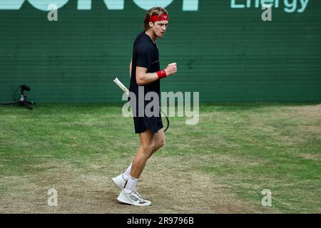 Halle, Westfalen, Deutschland. 24. Juni 2023. ANDREY RUBLEV in Aktion während der Terra Wortmann Open in der Owl Arena (Kreditbild: © Mathias Schulz/ZUMA Press Wire) NUR REDAKTIONELLE VERWENDUNG! Nicht für den kommerziellen GEBRAUCH! Stockfoto