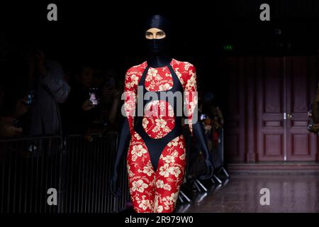 Paris, Frankreich. 24. Juni 2023. MARINE SERRE Spring Summer 2024 Runway während der Paris Fashion Week am 2023. Juni - Paris; Frankreich 24/06/2023 Gutschein: dpa/Alamy Live News Stockfoto