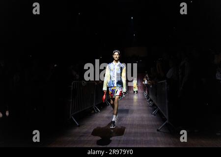 Paris, Frankreich. 24. Juni 2023. MARINE SERRE Spring Summer 2024 Runway während der Paris Fashion Week am 2023. Juni - Paris; Frankreich 24/06/2023 Gutschein: dpa/Alamy Live News Stockfoto