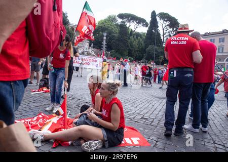 Rom, Italien. 24. Juni 2023. Nationale Demonstration, organisiert von der Gewerkschaft CGIL auf der Piazza del Popolo in Rom (Kreditbild: © Matteo Nardone/Pacific Press via ZUMA Press Wire), NUR REDAKTIONELLE VERWENDUNG! Nicht für den kommerziellen GEBRAUCH! Stockfoto